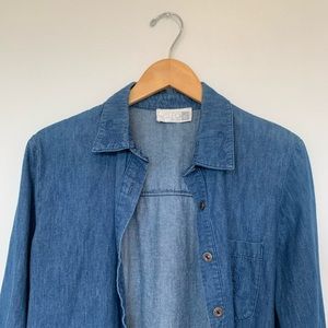 ⚡️3/$30⚡️Vintage Denim Shirt